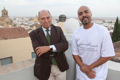 José Antonio Marina, a la izquierda, y El Chojin, el pasado miércoles en Córdoba.