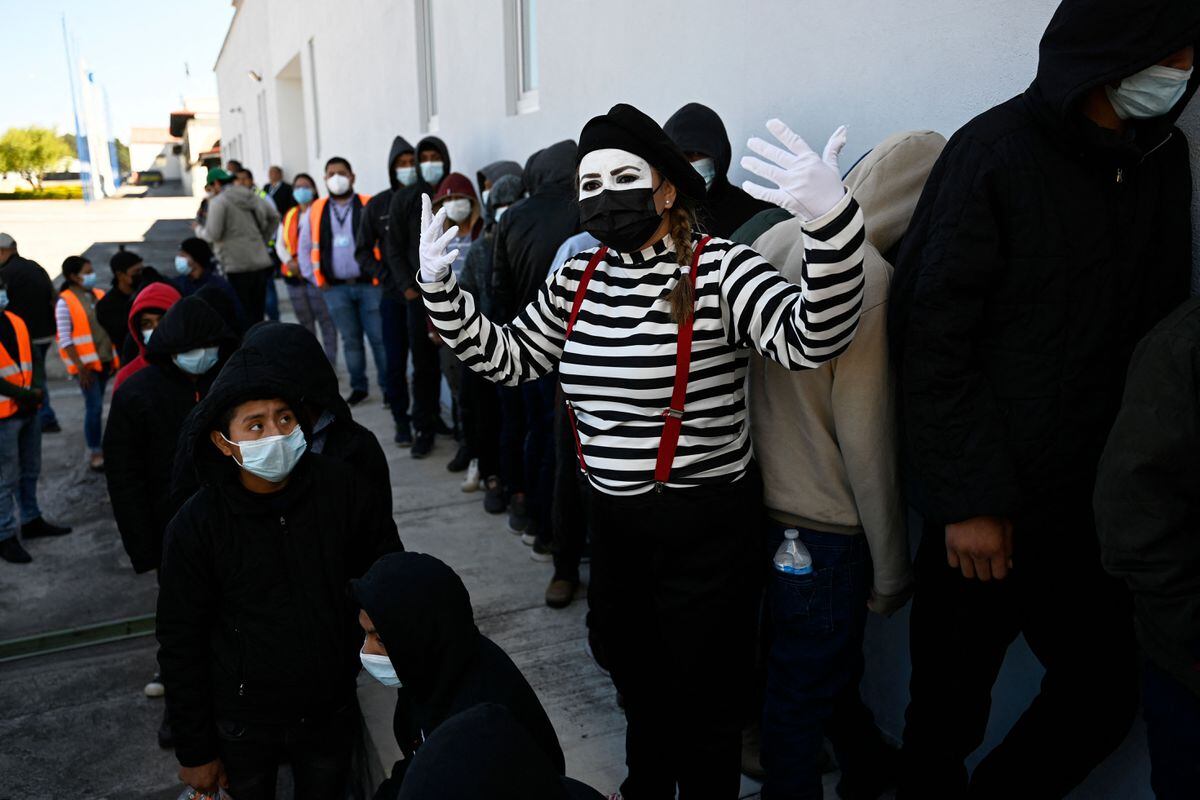México deporta a 91 menores a Guatemala