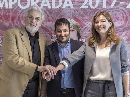 Plácido Domingo, el consejero Vicent Marzà y Susana Lloret, este jueves en Les Arts.