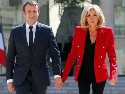 Emmanuel y Brigitte Macron, que cumplen 10 años de casados.