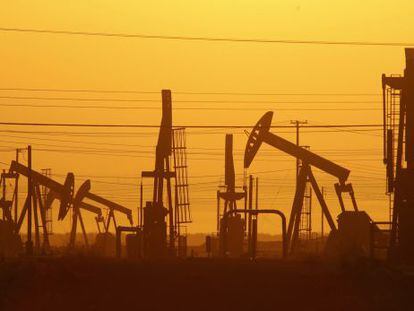 Planta de extracci&oacute;n a trav&eacute;s de la t&eacute;cnica de fractura hidr&aacute;ulica en California.