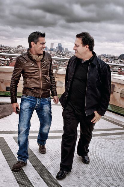 Jorge Lara y Sebastián Marroquí en la terraza del Círculo de Bellas Artes de Madrid