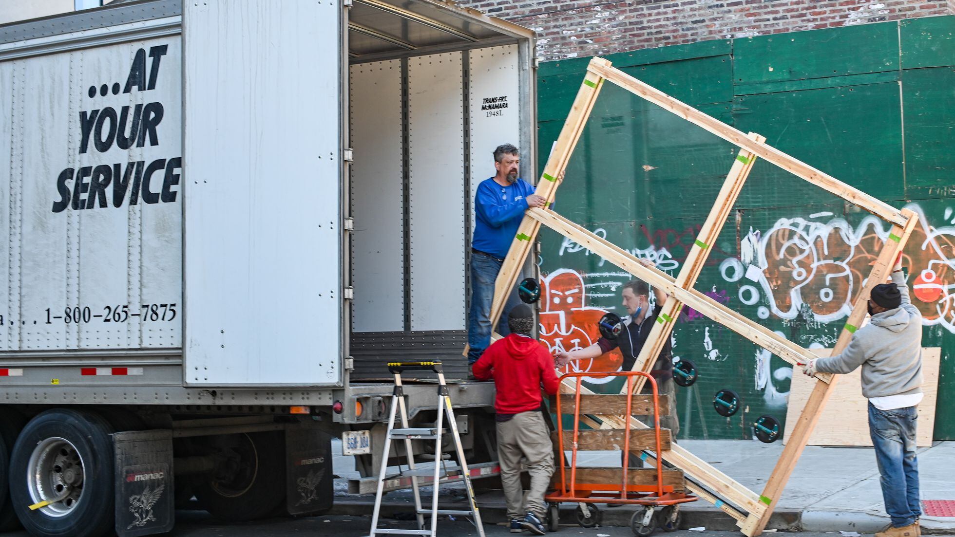 4 muebles de entrada que te harán empezar y acabar el día con