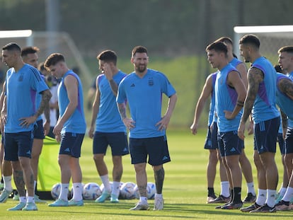 Jugadores de la selección de Argentina durante un entrenamiento en Doha (Qatar), el 21 de noviembre de 2022.