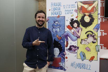 El cartel oficial de la 81ª Feria del Libro de Madrid, realizado por el historietista Isaac Sánchez, rinde homenaje al cómic, una obra que ha sido presentada este miércoles y que ilustrará la cita literaria que se celebrará del 27 de mayo al 12 de junio.