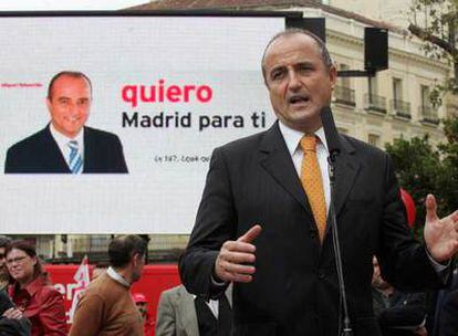 Miguel Sebastián, candidato del PSOE a la alcaldía de Madrid, en un acto de su campaña.
