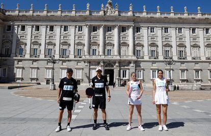 
Los jugadores Carlos Daniel Gutiérrrez, Fernando Belasteguein, Alejandra Salazar y Gemma Triay presentaron este martes el Adeslas Madrid Open, primera prueba del calendario World Padel Tour 2021, que arranca este miércoles. 