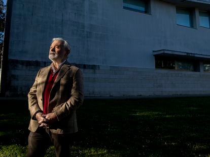 Dario Villanueva, Director de la Real Academia Española, en la facultad de Ciencias de la información de la Universidad de Santiago de Compostela.