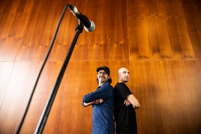 Cristian Franco y Carlos Matsuo, relizadores de 'Escocia no es un banco', en la 37° Festival Internacional de Cine en Guadalajara.