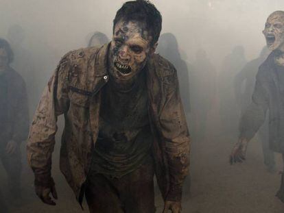 Escena de la séptima temporada de 'The Walking Dead'. En vídeo, tráiler de la octava temporada.