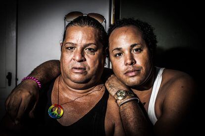 En 2016, en La Habana se celebró la IX Jornada contra la Homofobia y la Transfobia. Al final del evento se celebraron, a modo de protesta, bodas simbólicas, pues los enlaces entre personas del mismo sexo no son legales en el país. 