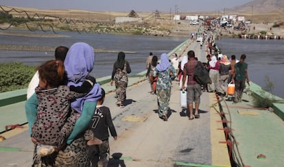 Varios yazidíes entran a Irak desde Siria el 10 de agosto
