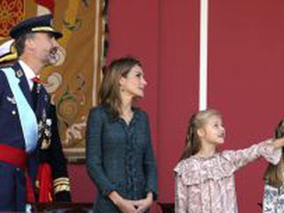 Los reyes, Felipe y Letizia, junto a su hijas, la princesa Leonor, y la infanta Sof&iacute;a 