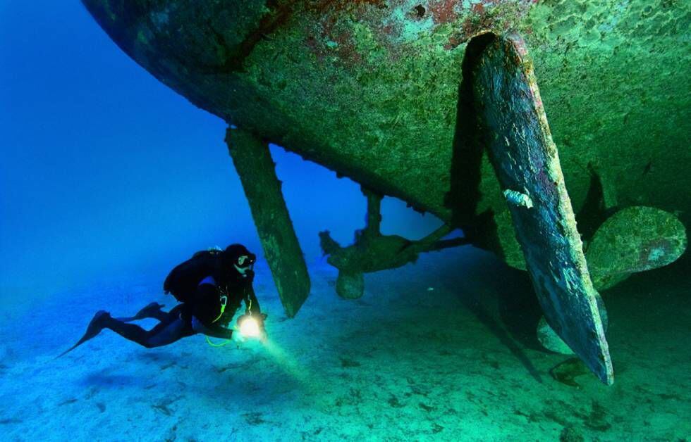 Un pecio en las profundidades marinas de Malta.