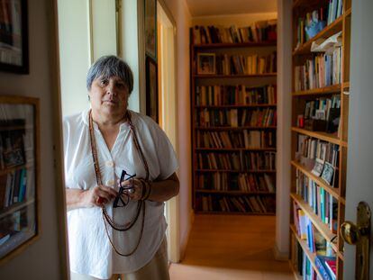 La escritora Ana Luísa Amaral en su vivienda en Leça da Palmeira, en Matosinhos (Portugal).