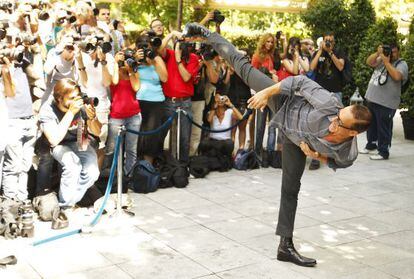 Van Damme ejecuta una patada en Madrid
