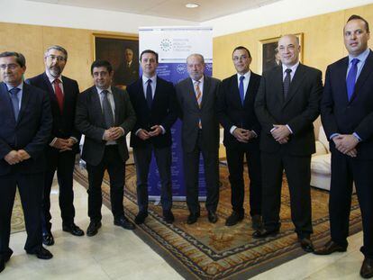 Representantes de las Diputaciones andaluzas, tras la firma del acuerdo en defensa de estas instituciones.