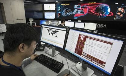 A technician monitors a cyberattack at the South Korea Internet Security Agency.