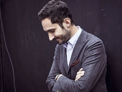 Kevin Systrom posa para ICON en Shoreditch, Londres, con un traje que se había comprado en París, pero sin filtros.