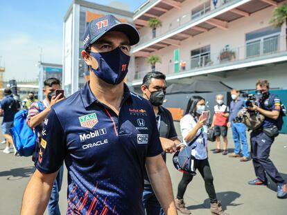El piloto mexicano Checo Pérez, en el autódromo Hermanos Rodríguez, este jueves.