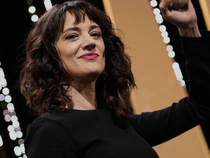 Asia Argento, durante la clausura del festival de Cannes. En vídeo, declaraciones del abogado de Harvey Weinstein, Benjamin Brafman.