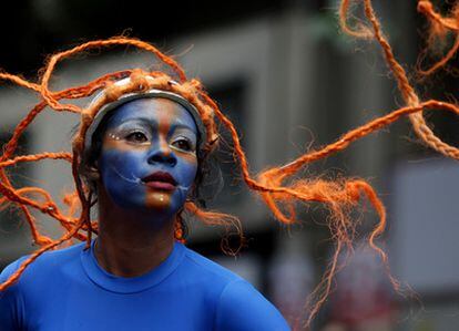 Bailarina durante la ceremonia de apertura del XII Festival de Teatro de Bogotá.