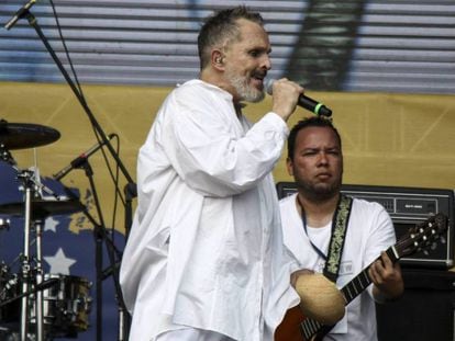 El cantante Miguel Bosé durante su actuación en el concierto 'Venezuela Aid Live', el 22 de febrero. En vídeo, las últimas polémicas en la vida del cantante.