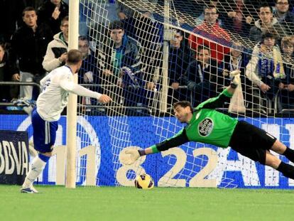 Apoño marca de penalti.