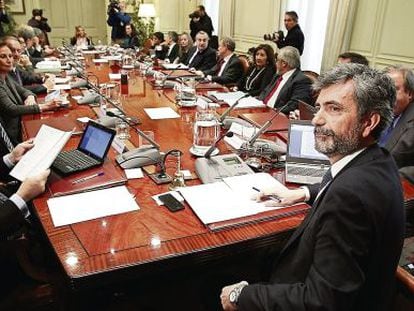 El pleno del Consejo General del Poder Judicial. En primer t&eacute;rmino, su presidente, Carlos Lesmes.  