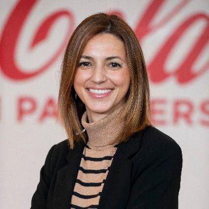 Es la responsable de asuntos públicos, comunicaciones y sostenibilidad de Coca-Cola Europacific Partners (CCEP). Hasta ahora ocupaba el cargo de vicepresidenta en esa misma área para Iberia.