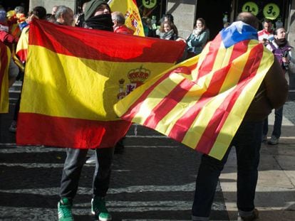 Protestas en la plaza Sant Jaume de Barcelona.