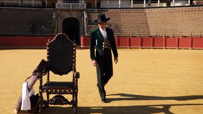 Morante de la Puebla, junto al sillón de Joselito El Gallo, en el ruedo de la Maestranza, una de las imágenes del video promocional.