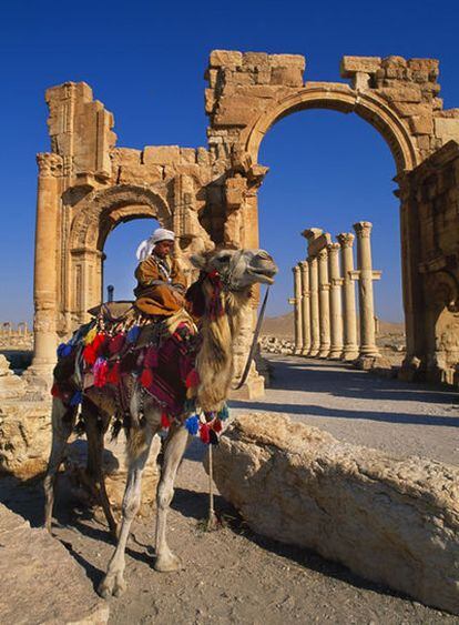 Arco monumental que daba paso a la ciudad de Palmira, en el Desierto de Siria