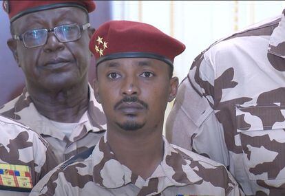 Mahamat Idriss Deby Itno, este martes tras ser colocado al frente del poder de la junta millitar de Chad, en Yamena. 
