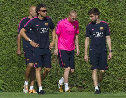 Luis Enrique junto a Mathieu en un entrenamiento del Barcelona.
