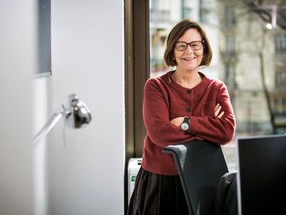 La editora Sigrid Kraus, en el despacho que deja en la sede de Penguin Random House, desde donde ha dirigido Salamandra durante los últimos años.