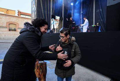 Sistema de escucha por vibración para personas sordas utilizadas en las actividades culturales de Navidad del Ayuntamiento de Madrid.