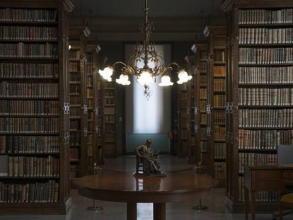 La biblioteca de la sede de la Real Academia Espa&ntilde;ola.