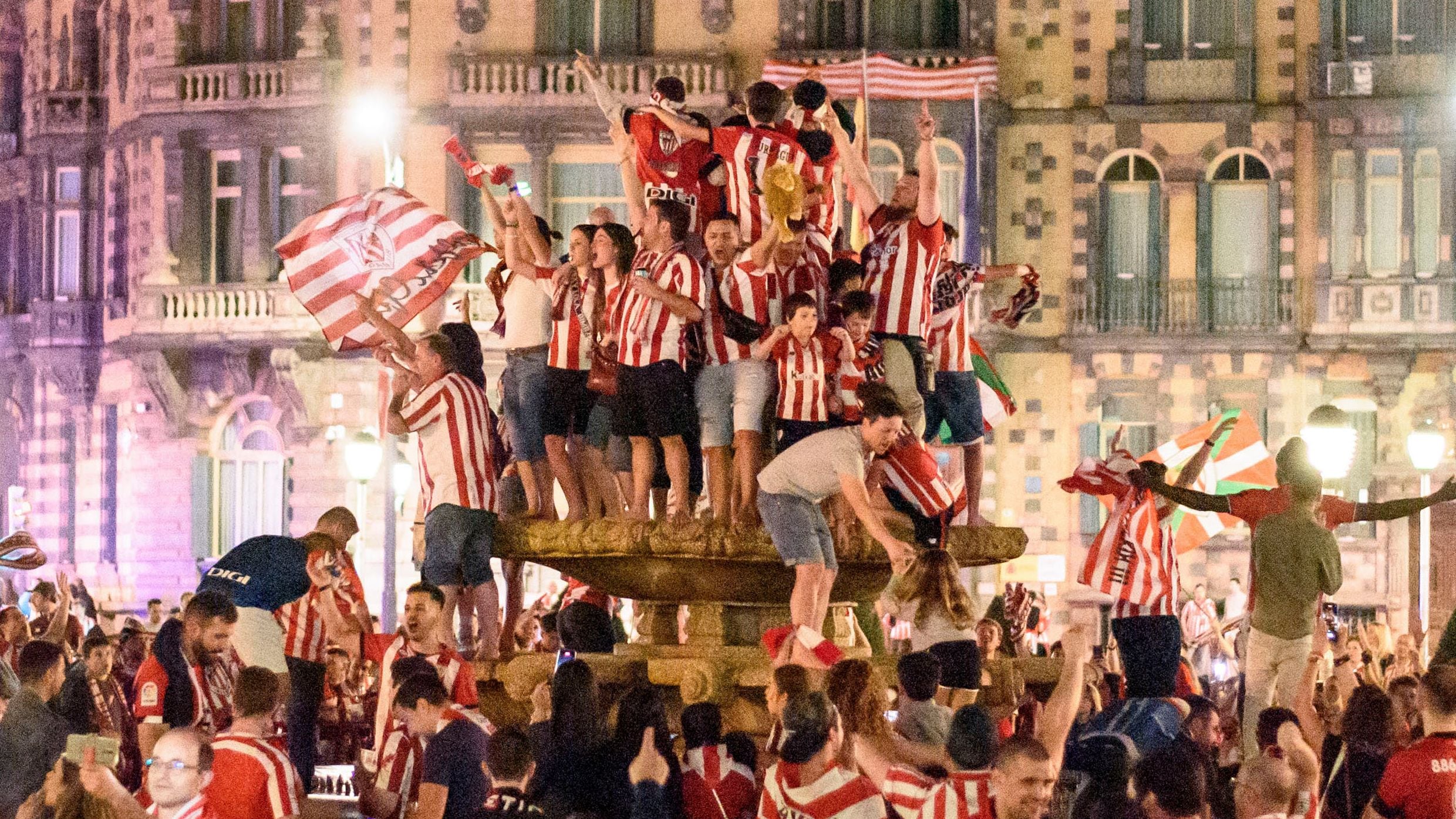 El júbilo y el orgullo desbordan Bilbao, Bizkaia y Sevilla