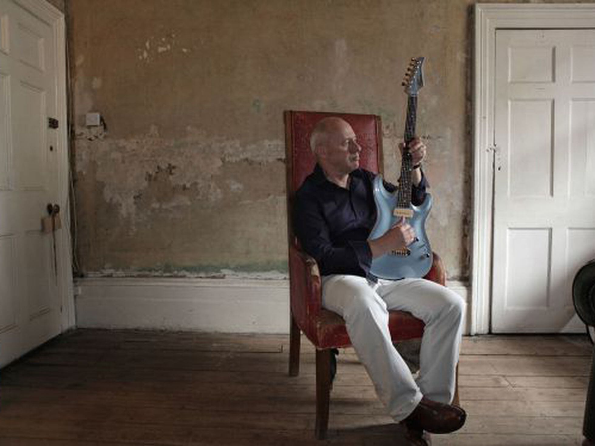 Mark Knopfler, su colección de guitarras a subasta en Londres en
