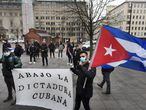 05 December 2020, Finland, Helsinki: Cubans hold a banner during a protest against the Cuban government's human rights violations in front of the Cuban Embassy. Photo: Vesa Moilanen/Lehtikuva/dpa
05/12/2020 ONLY FOR USE IN SPAIN