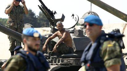 &quot;Cascos azules&quot; espa&ntilde;oles, soldados de Infanter&iacute;a de Marina, junto a militares del Ej&eacute;rcito liban&eacute;s.