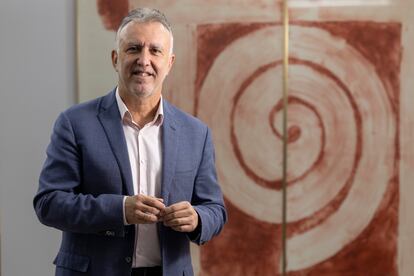 El presidente del Gobierno de Canarias, Ángel Víctor Torres, en la sede de Presidencia de Canarias el lunes 5 de diciembre de 2022.