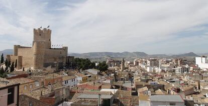 Vistas del castillo de la Atalaya y de Villena.