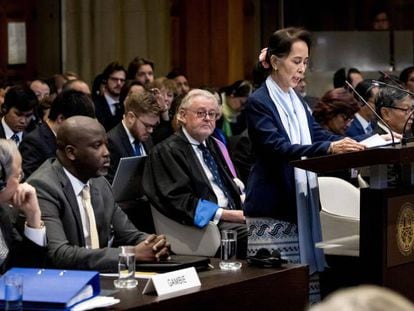 La premio Nobel de la Paz y consejera de Estado de Myanmar, hoy en el Tribunal Internacional de La Haya. 