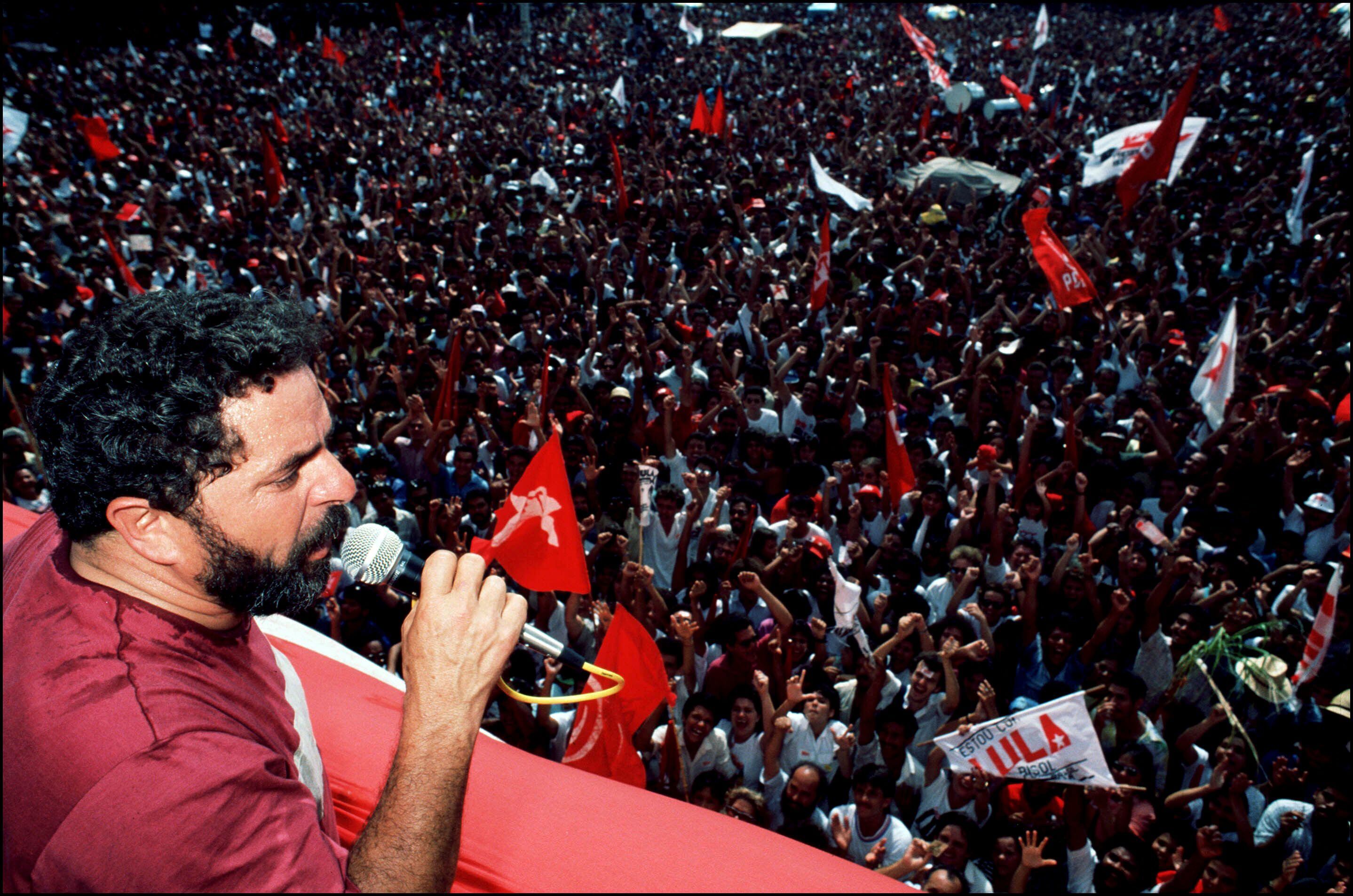 Lula, durante un mitin en su primera carrera electoral para la Presidencia, en 1989. Perdió esa y dos elecciones más.