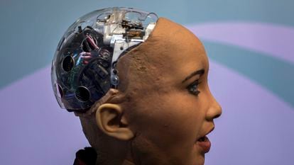 Sophia, un robot realista impulsado por inteligencia artificial.