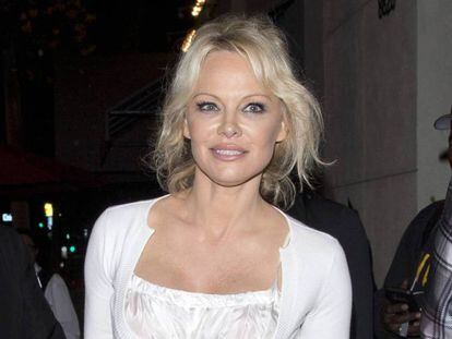 La actriz Pamela Anderson en Los Ángeles (California), el pasado junio. En vídeo, sus polémicas declaraciones en '60 Minutes'.