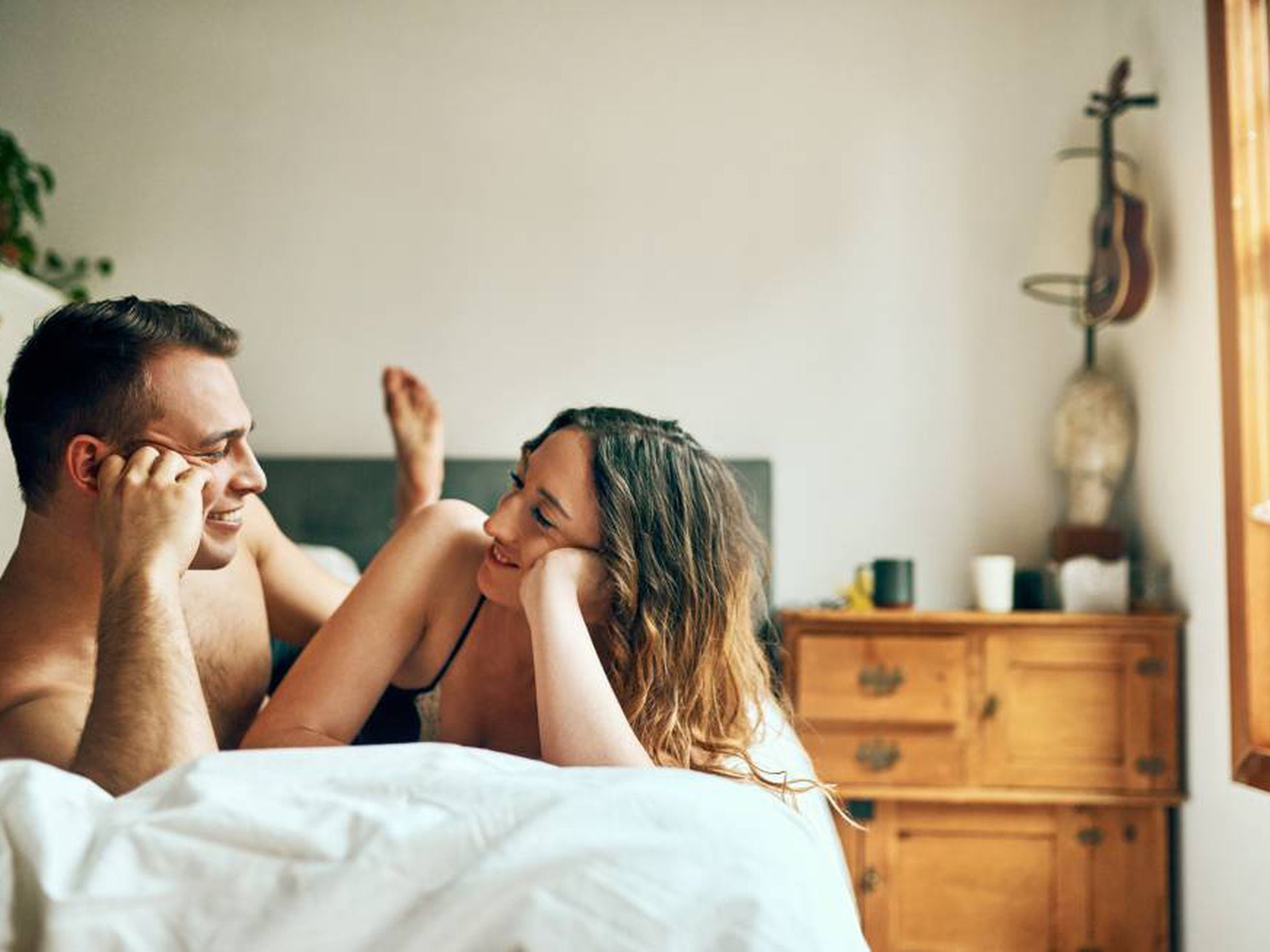 Acelerar siglo Interminable El arte de conectar con la pareja en la cama... con una buena conversación  | Psicología | Buenavida | EL PAÍS