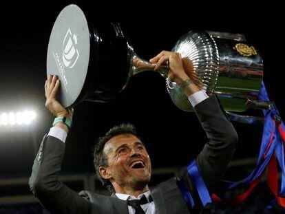 Luis Enrique levanta el título de Copa de 2017.